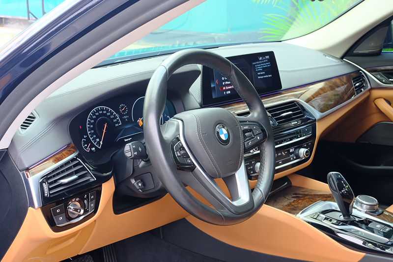 𝐁𝐌𝐖 𝟓𝟑𝟎𝐢 𝐋𝐮𝐱𝐮𝐫𝐲 𝐋𝐢𝐧𝐞 𝟐𝟎𝟏𝟗 (Xanh đen/nội thất nâu)