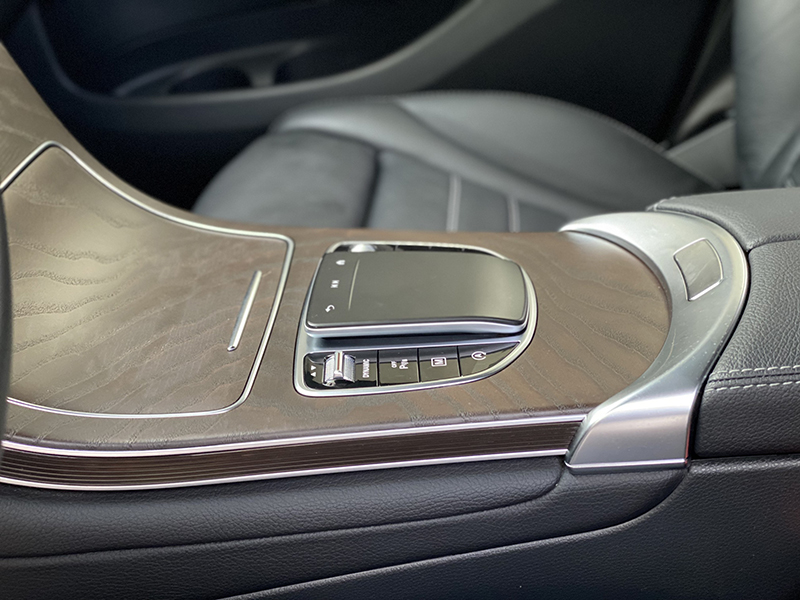 GLC200 4matic 2021 (Trắng/nội thất đen)