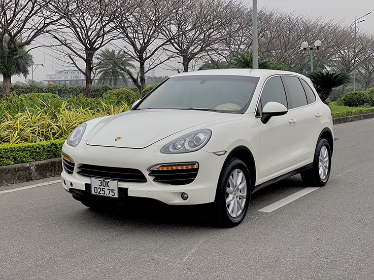 Porsche Cayene 2011 (Trắng/nội thất kem)