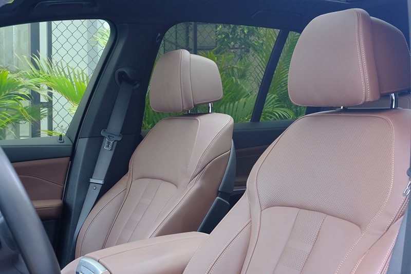 BMW 𝐗𝟓 𝐌𝐬𝐩𝐨𝐫𝐭 2021 (Trắng/nội thất Nâu)