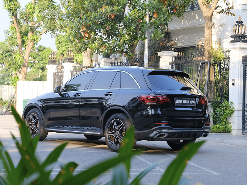 𝐌𝐞𝐫𝐜𝐞𝐝𝐞𝐬 𝐁𝐞𝐧𝐳 𝐆𝐋𝐂𝟑𝟎𝟎 𝟒𝐦𝐚𝐭𝐢𝐜 𝟐𝟎𝟐𝟏