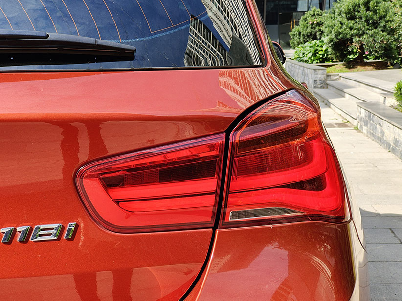 BMW 118i 2019 (Màu cam/nội thất đen)