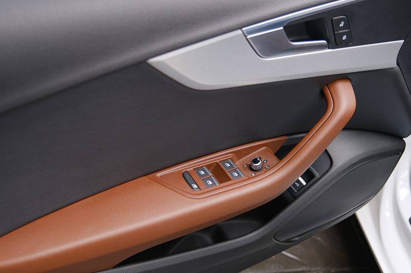 𝐀𝐮𝐝𝐢 𝐀𝟒 𝟐.𝟎 𝟐𝟎𝟏𝟔 (𝐓𝐫𝐚̆́𝐧𝐠/𝐧𝐨̣̂𝐢 𝐭𝐡𝐚̂́𝐭 𝐧𝐚̂𝐮)