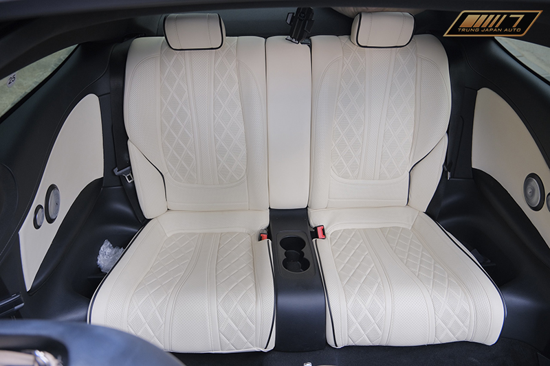 𝐌𝐞𝐫𝐜𝐞𝐝𝐞𝐬 𝐁𝐞𝐧𝐳 𝐂𝟑𝟎𝟎 𝐂𝐨𝐮𝐩𝐞 𝟐𝟎𝟏𝟕