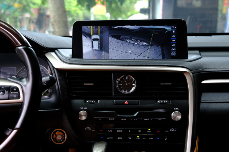 𝐋𝐞𝐱𝐮𝐬 𝐑𝐗𝟑𝟎𝟎 𝟐𝟎𝟐𝟏 (Đ𝐞𝐧/𝐧𝐨̣̂𝐢 𝐭𝐡𝐚̂́𝐭 𝐧𝐚̂𝐮)