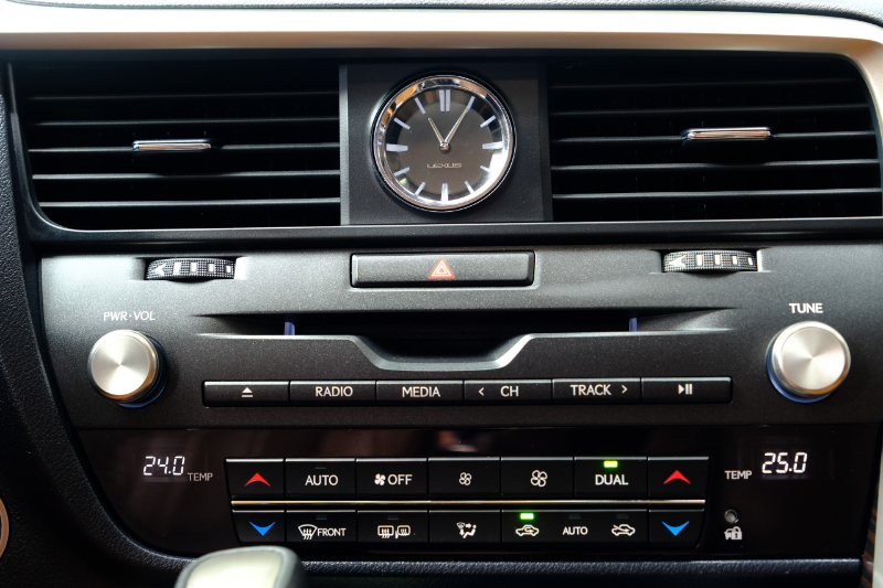 𝐋𝐞𝐱𝐮𝐬 𝐑𝐗𝟑𝟎𝟎 𝟐𝟎𝟐𝟏 (Đ𝐞𝐧/𝐧𝐨̣̂𝐢 𝐭𝐡𝐚̂́𝐭 𝐧𝐚̂𝐮)