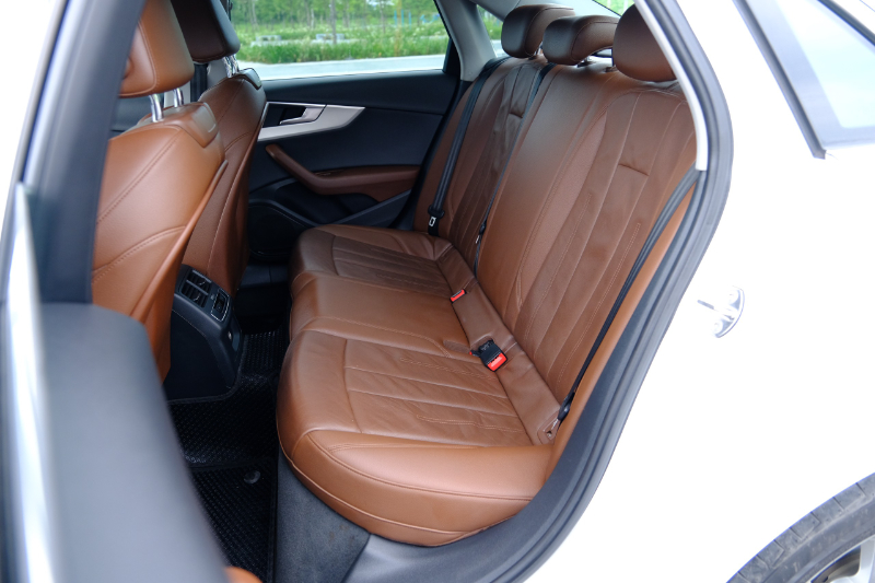 𝐀𝐮𝐝𝐢 𝐀𝟒 𝟐𝟎𝟏𝟔 (𝐓𝐫𝐚̆́𝐧𝐠/𝐧𝐨̣̂𝐢 𝐭𝐡𝐚̂́𝐭 𝐧𝐚̂𝐮)