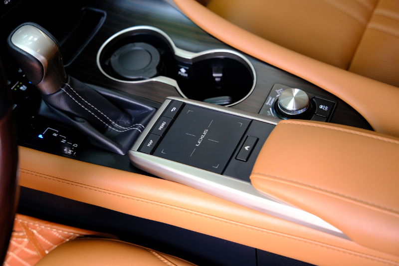 𝐋𝐞𝐱𝐮𝐬 𝐑𝐗𝟑𝟎𝟎 𝟐𝟎𝟐𝟏 (Đ𝐞𝐧/𝐧𝐨̣̂𝐢 𝐭𝐡𝐚̂́𝐭 𝐧𝐚̂𝐮)