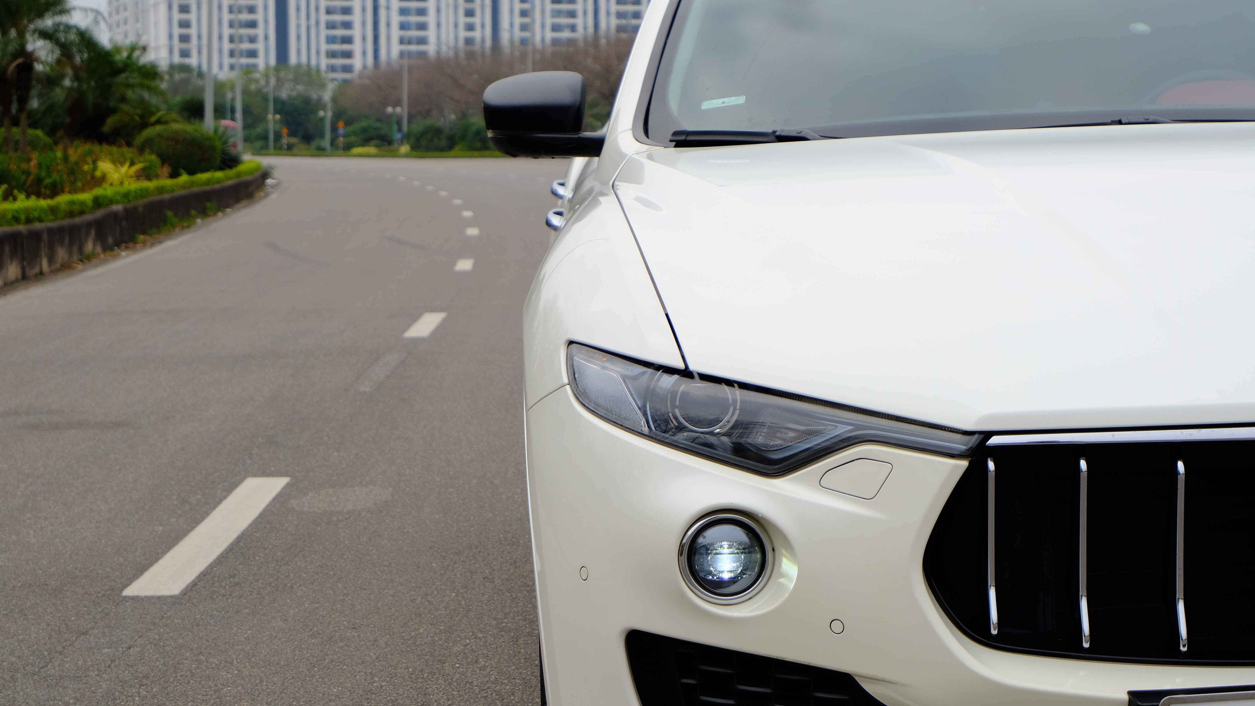 Maserati Levante 2017 màu trắng nội thất đỏ