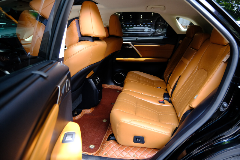 𝐋𝐞𝐱𝐮𝐬 𝐑𝐗𝟑𝟎𝟎 𝟐𝟎𝟐𝟏 (Đ𝐞𝐧/𝐧𝐨̣̂𝐢 𝐭𝐡𝐚̂́𝐭 𝐧𝐚̂𝐮)