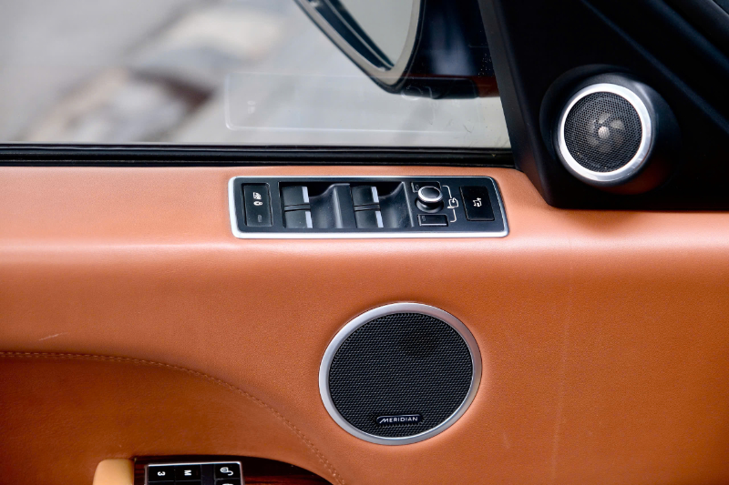 𝐑𝐚𝐧𝐠𝐞 𝐑𝐨𝐯𝐞𝐫 𝐀𝐮𝐭𝐨𝐛𝐢𝐨𝐠𝐫𝐚𝐩𝐡𝐲 𝐌𝐨𝐝𝐞𝐥 𝟐𝟎𝟏𝟒 (Đ𝐞𝐧 | 𝐧𝐨̣̂𝐢 𝐭𝐡𝐚̂́𝐭 𝐧𝐚̂𝐮)