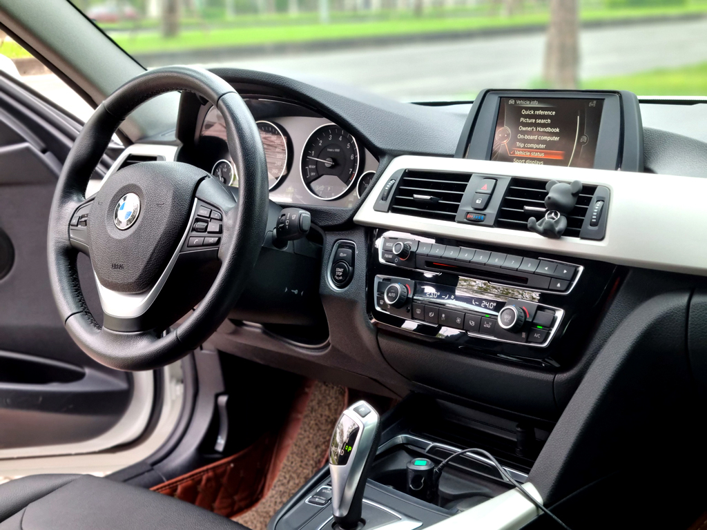 BMW 320i 2016 Trắng