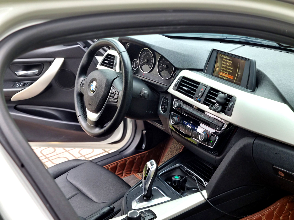 BMW 320i 2016 Trắng
