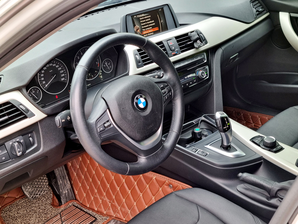 BMW 320i 2016 Trắng