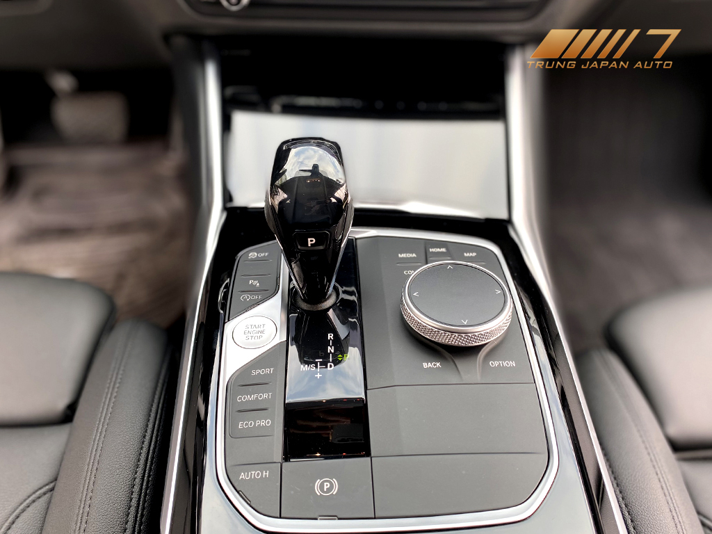 BMW 330i 2019 Trắng