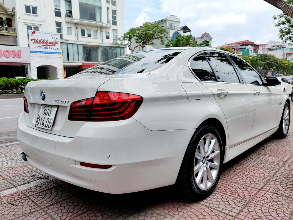 BMW 520i 2016 Trắng Kem