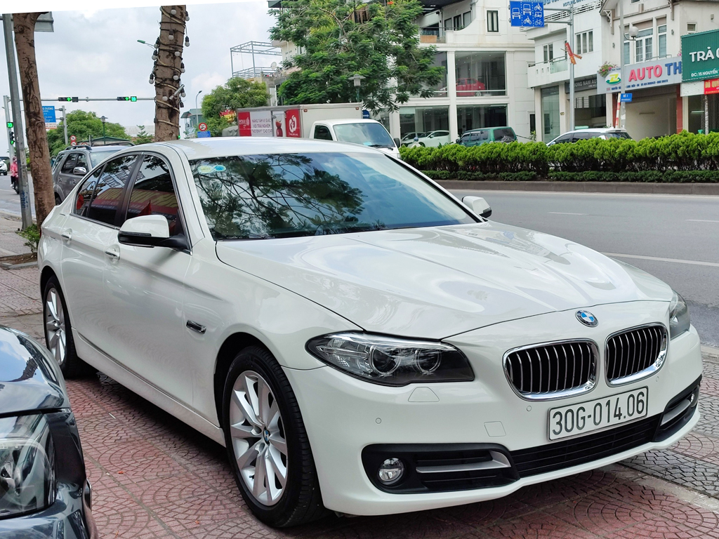 BMW 520i 2016 Trắng Kem