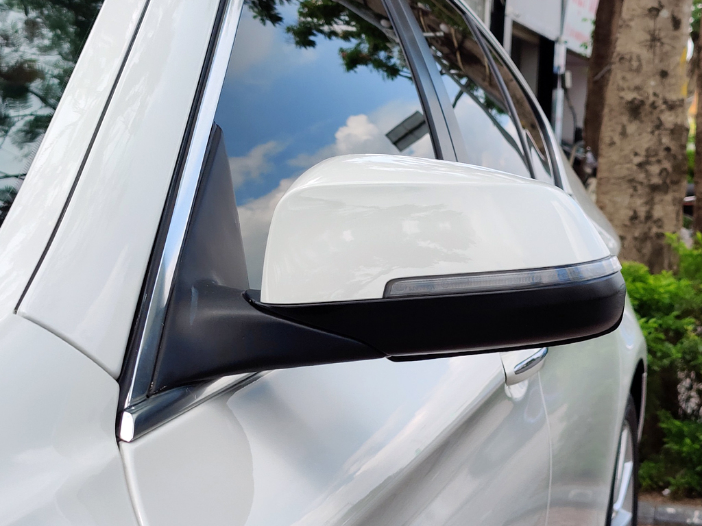 BMW 520i 2016 Trắng Kem