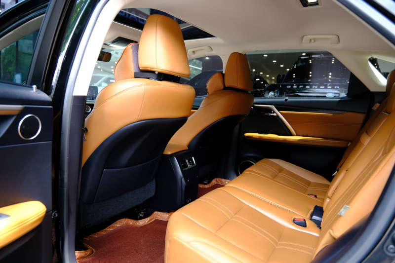 𝐋𝐞𝐱𝐮𝐬 𝐑𝐗𝟑𝟎𝟎 𝟐𝟎𝟐𝟏 (Đ𝐞𝐧/𝐧𝐨̣̂𝐢 𝐭𝐡𝐚̂́𝐭 𝐧𝐚̂𝐮)