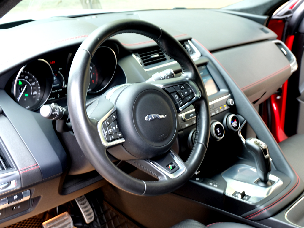Jaguar E-Pace 2017