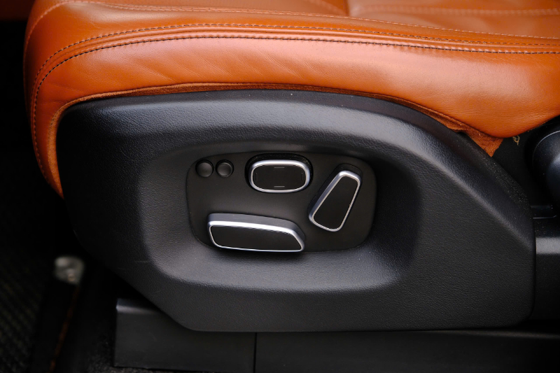 𝐑𝐚𝐧𝐠𝐞 𝐑𝐨𝐯𝐞𝐫 𝐀𝐮𝐭𝐨𝐛𝐢𝐨𝐠𝐫𝐚𝐩𝐡𝐲 𝐌𝐨𝐝𝐞𝐥 𝟐𝟎𝟏𝟒 (Đ𝐞𝐧 | 𝐧𝐨̣̂𝐢 𝐭𝐡𝐚̂́𝐭 𝐧𝐚̂𝐮)