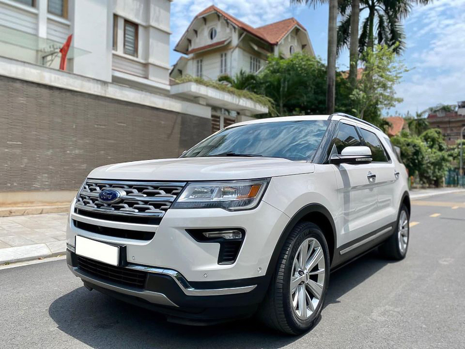 Ford Explorer 2018 Trắng