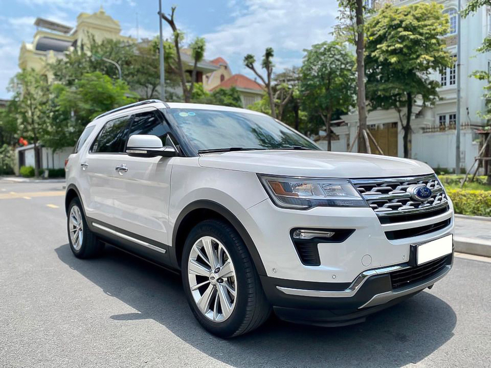 Ford Explorer 2018 Trắng