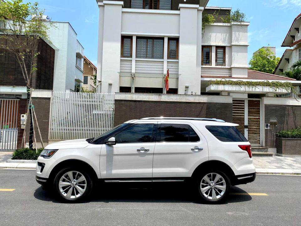 Ford Explorer 2018 Trắng