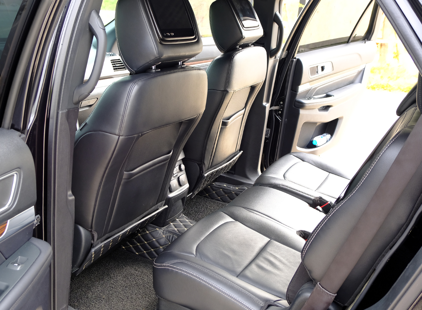 Ford Explorer 2018 đen