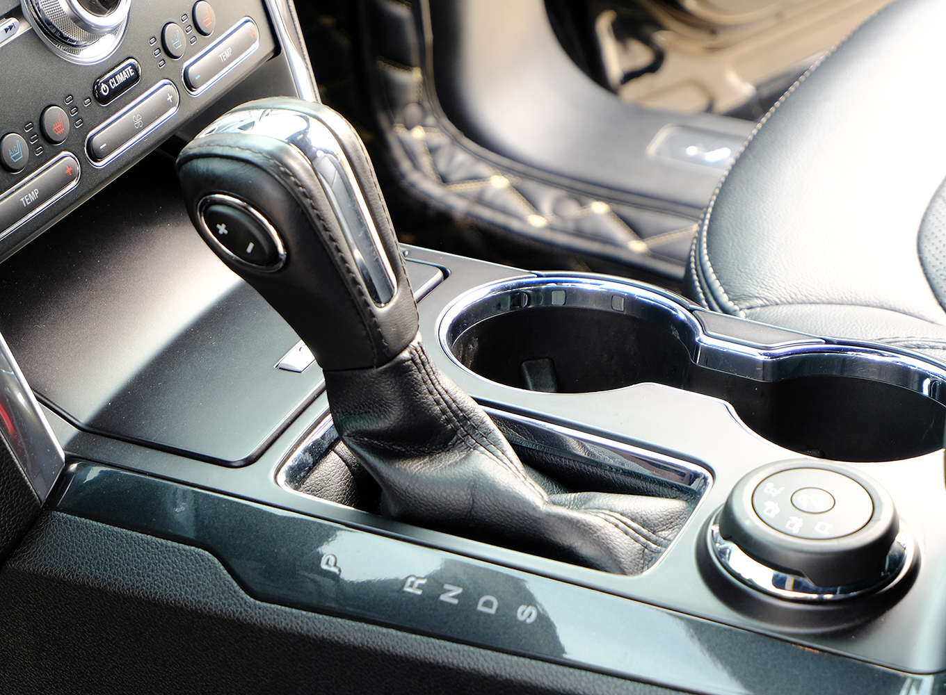 Ford Explorer 2018 đen