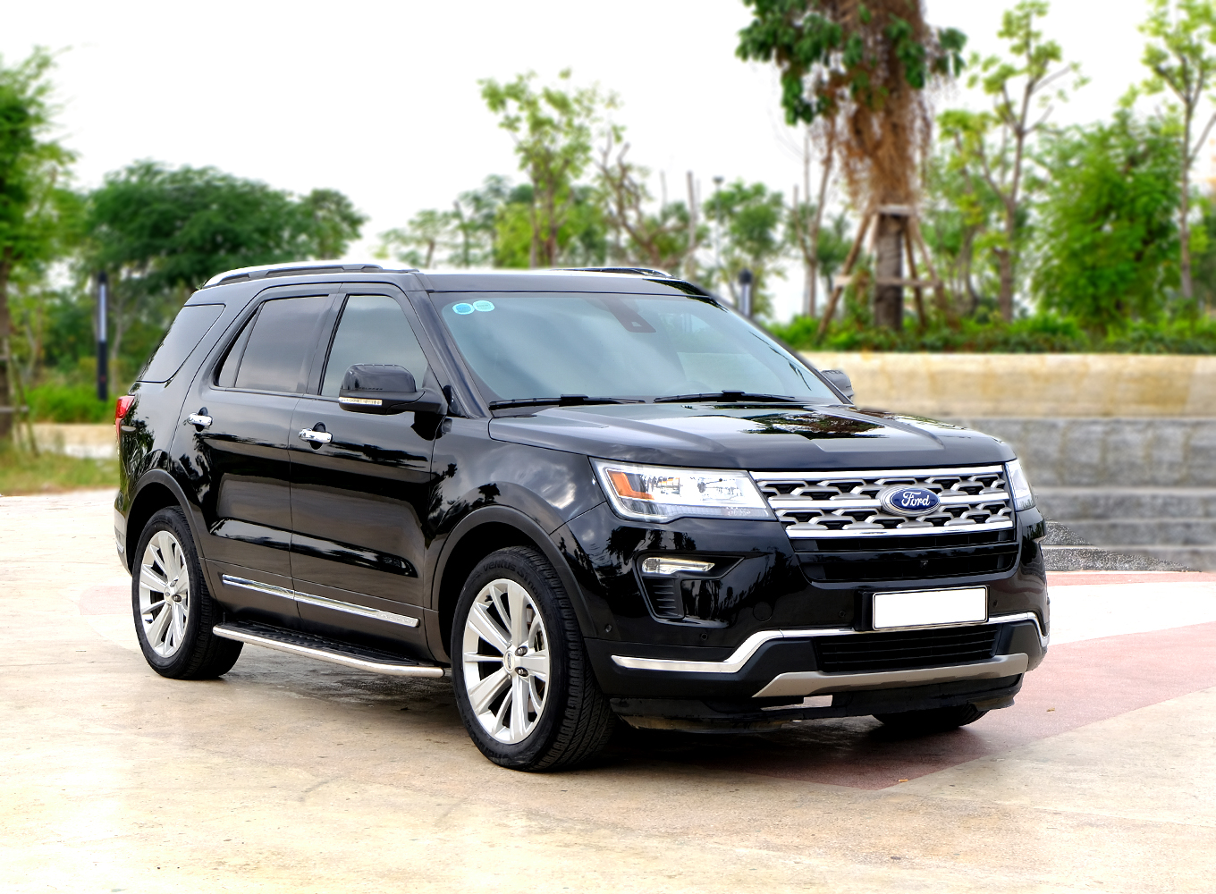 Ford Explorer 2018 đen