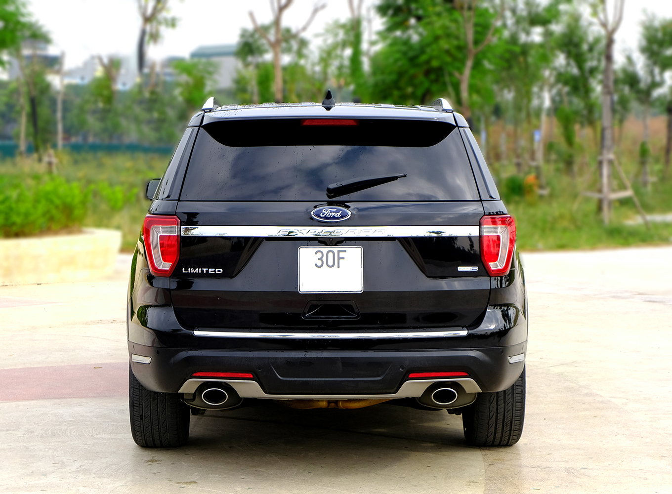 Ford Explorer 2018 đen