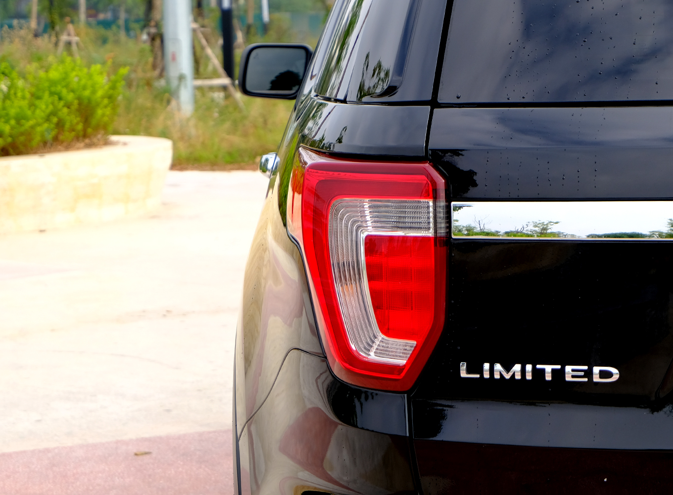 Ford Explorer 2018 đen