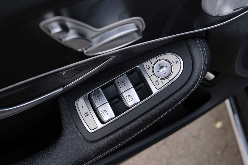 𝐌𝐞𝐫𝐜𝐞𝐝𝐞𝐬 𝐁𝐞𝐧𝐳 𝐂𝟐𝟎𝟎 𝐛𝐚̉𝐧 𝐅𝐮𝐥𝐥 𝟐𝟎𝟏𝟖 (Đ𝐞𝐧/𝐧𝐨̣̂𝐢 𝐭𝐡𝐚̂́𝐭 đ𝐞𝐧)