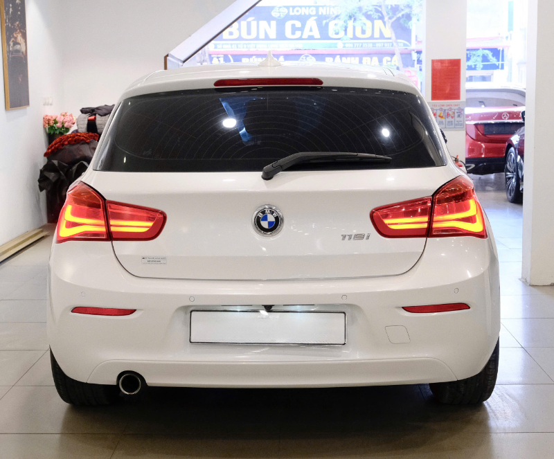 𝐁𝐌𝐖 𝟏𝟏𝟖𝐢 𝟐𝟎𝟏𝟖 (𝐓𝐫𝐚̆́𝐧𝐠/𝐧𝐨̣̂𝐢 𝐭𝐡𝐚̂́𝐭 đ𝐞𝐧)