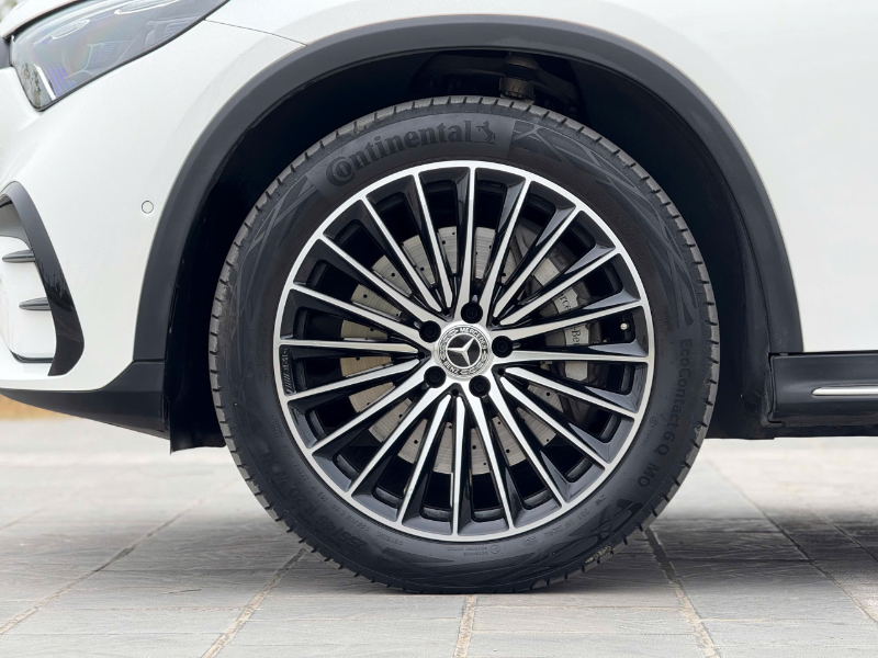 𝐌𝐞𝐫𝐜𝐞𝐝𝐞𝐬 𝐁𝐞𝐧𝐳 𝐆𝐋𝐂𝟑𝟎𝟎 𝟒𝐦𝐚𝐭𝐢𝐜 𝟐𝟎𝟐𝟑 (𝐓𝐫𝐚̆́𝐧𝐠/𝐧𝐨̣̂𝐢 𝐭𝐡𝐚̂́𝐭 đ𝐞𝐧)