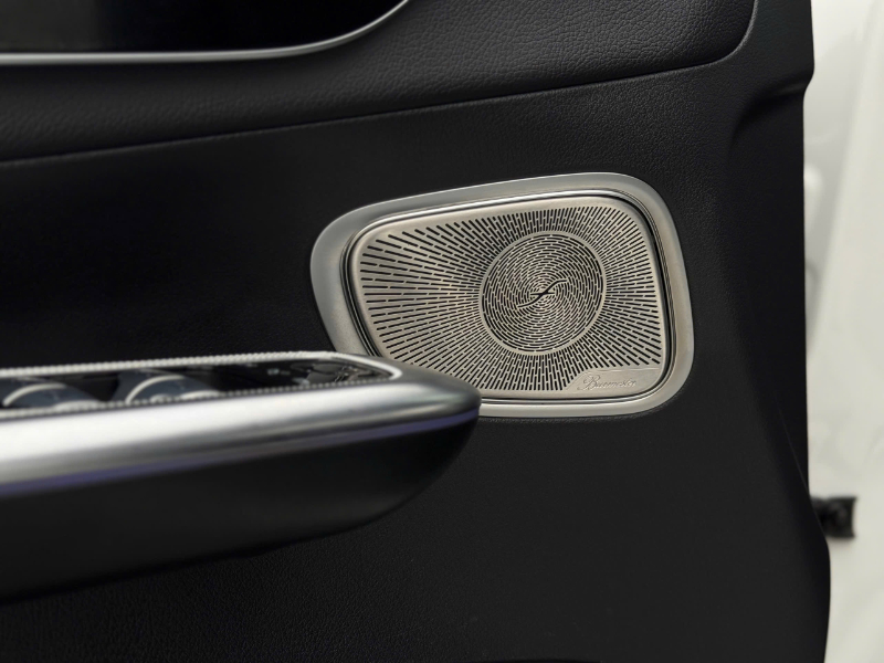 𝐌𝐞𝐫𝐜𝐞𝐝𝐞𝐬 𝐁𝐞𝐧𝐳 𝐆𝐋𝐂𝟑𝟎𝟎 𝟒𝐦𝐚𝐭𝐢𝐜 𝟐𝟎𝟐𝟑 (𝐓𝐫𝐚̆́𝐧𝐠/𝐧𝐨̣̂𝐢 𝐭𝐡𝐚̂́𝐭 đ𝐞𝐧)