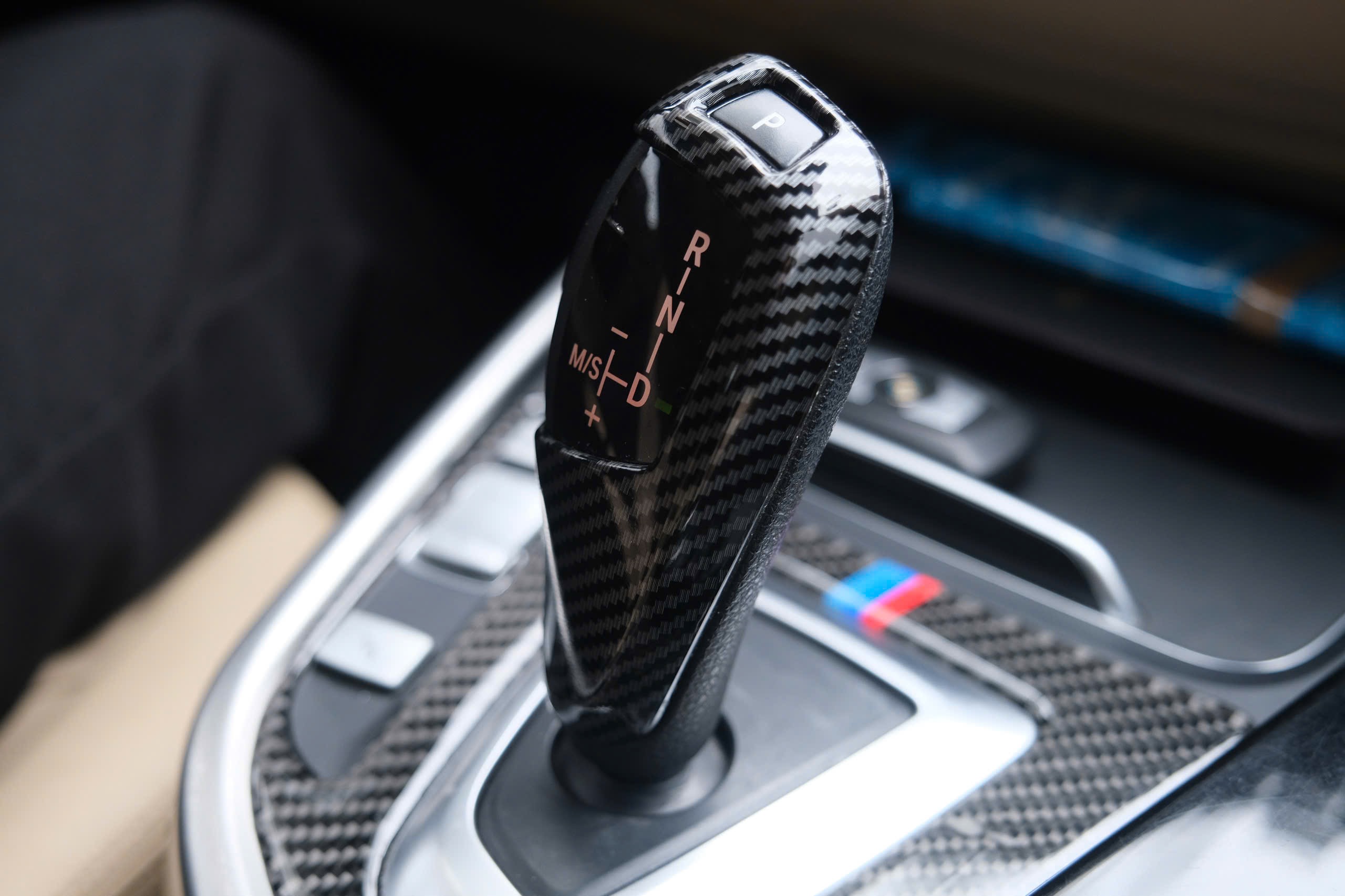 𝐁𝐌𝐖 𝟑𝟐𝟎𝐢 𝟐𝟎𝟏𝟖 (𝐓𝐫𝐚̆́𝐧𝐠 | 𝐍𝐨̣̂𝐢 𝐭𝐡𝐚̂́𝐭 𝐤𝐞𝐦)