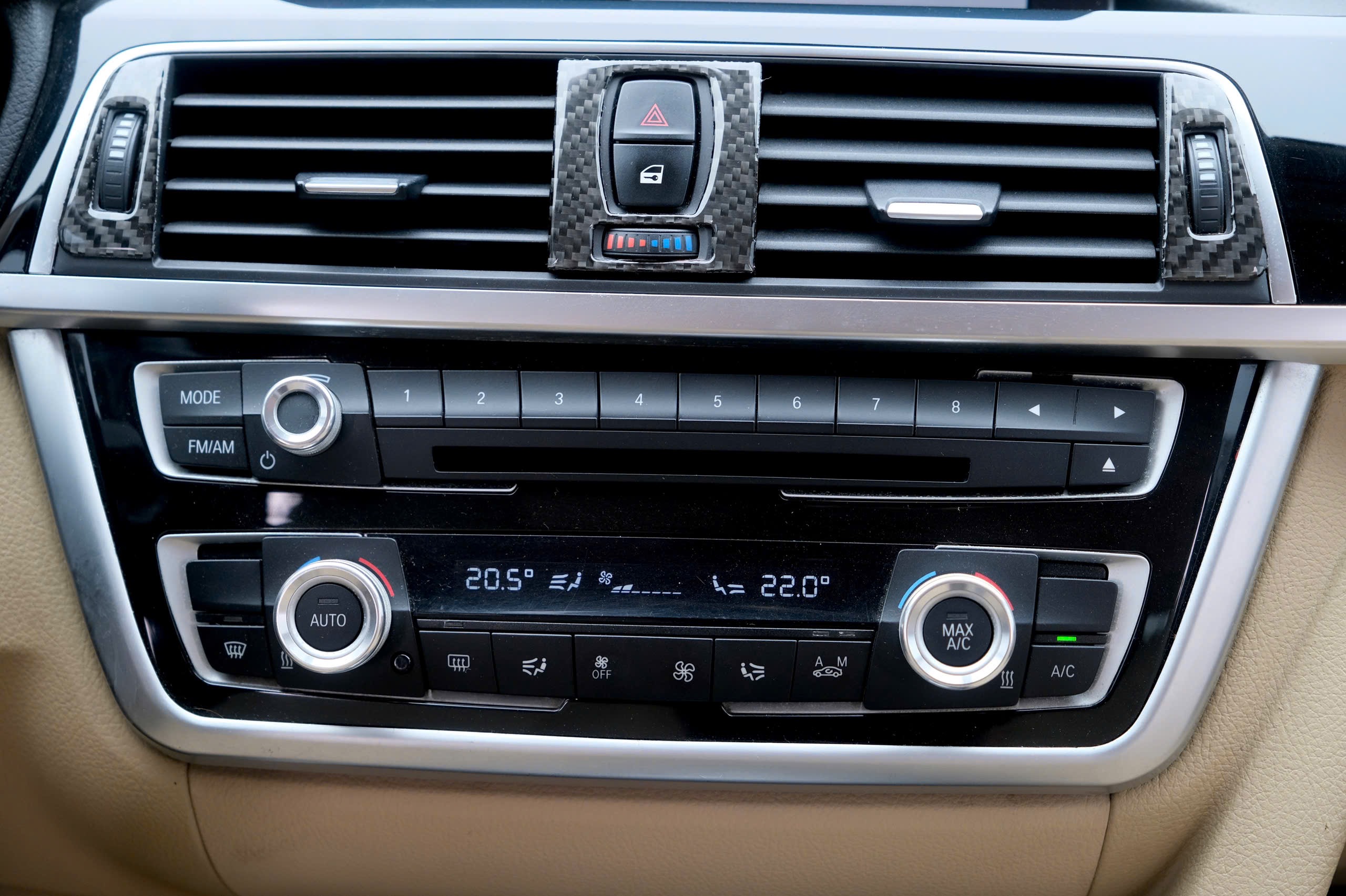 𝐁𝐌𝐖 𝟑𝟐𝟎𝐢 𝟐𝟎𝟏𝟖 (𝐓𝐫𝐚̆́𝐧𝐠 | 𝐍𝐨̣̂𝐢 𝐭𝐡𝐚̂́𝐭 𝐤𝐞𝐦)