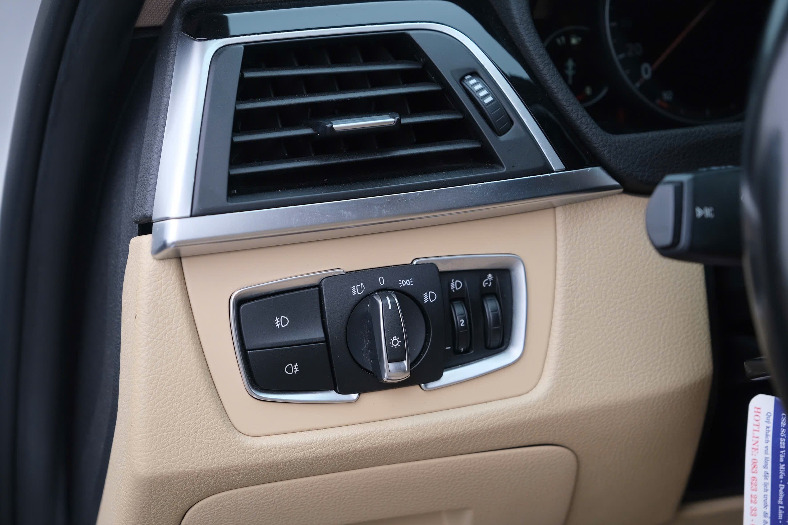 𝐁𝐌𝐖 𝟑𝟐𝟎𝐢 𝟐𝟎𝟏𝟖 (𝐓𝐫𝐚̆́𝐧𝐠 | 𝐍𝐨̣̂𝐢 𝐭𝐡𝐚̂́𝐭 𝐤𝐞𝐦)