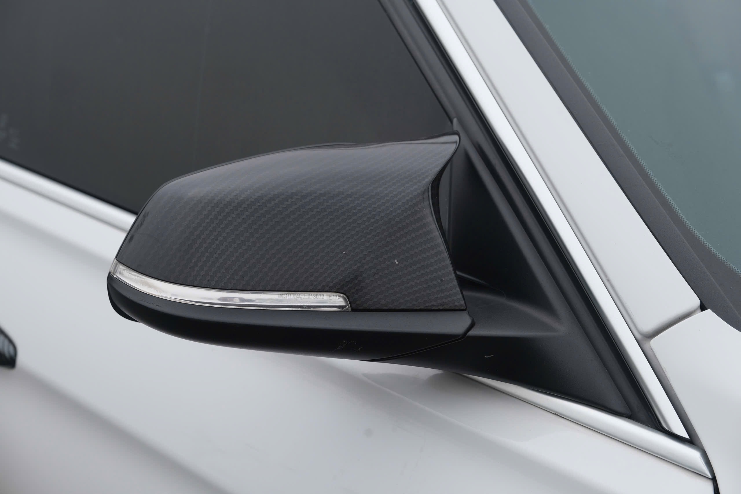 𝐁𝐌𝐖 𝟑𝟐𝟎𝐢 𝟐𝟎𝟏𝟖 (𝐓𝐫𝐚̆́𝐧𝐠 | 𝐍𝐨̣̂𝐢 𝐭𝐡𝐚̂́𝐭 𝐤𝐞𝐦)