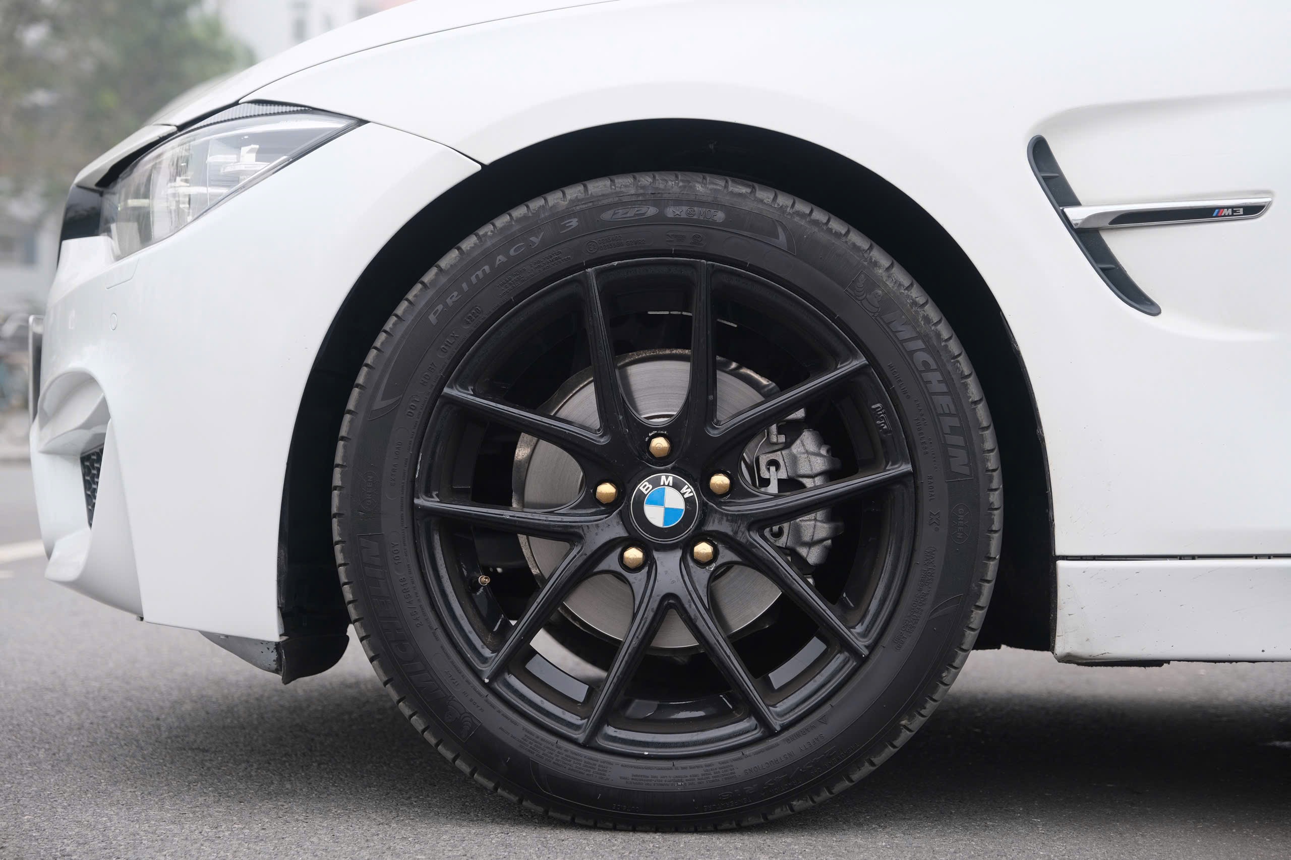 𝐁𝐌𝐖 𝟑𝟐𝟎𝐢 𝟐𝟎𝟏𝟖 (𝐓𝐫𝐚̆́𝐧𝐠 | 𝐍𝐨̣̂𝐢 𝐭𝐡𝐚̂́𝐭 𝐤𝐞𝐦)