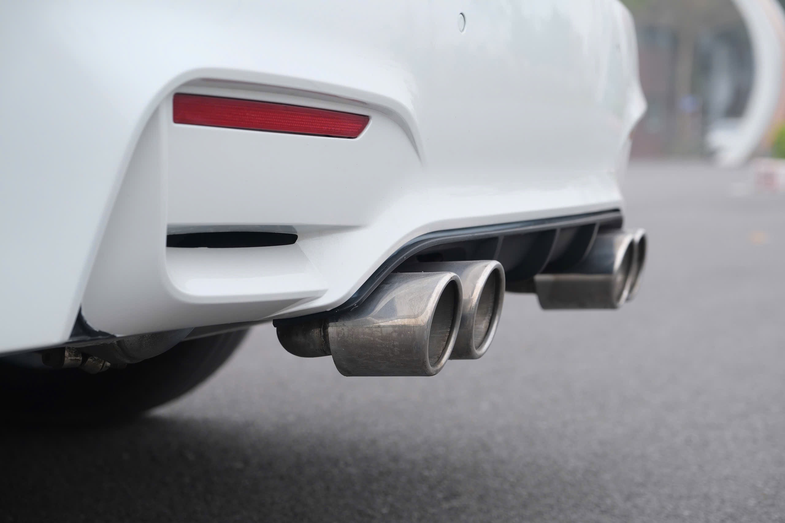 𝐁𝐌𝐖 𝟑𝟐𝟎𝐢 𝟐𝟎𝟏𝟖 (𝐓𝐫𝐚̆́𝐧𝐠 | 𝐍𝐨̣̂𝐢 𝐭𝐡𝐚̂́𝐭 𝐤𝐞𝐦)