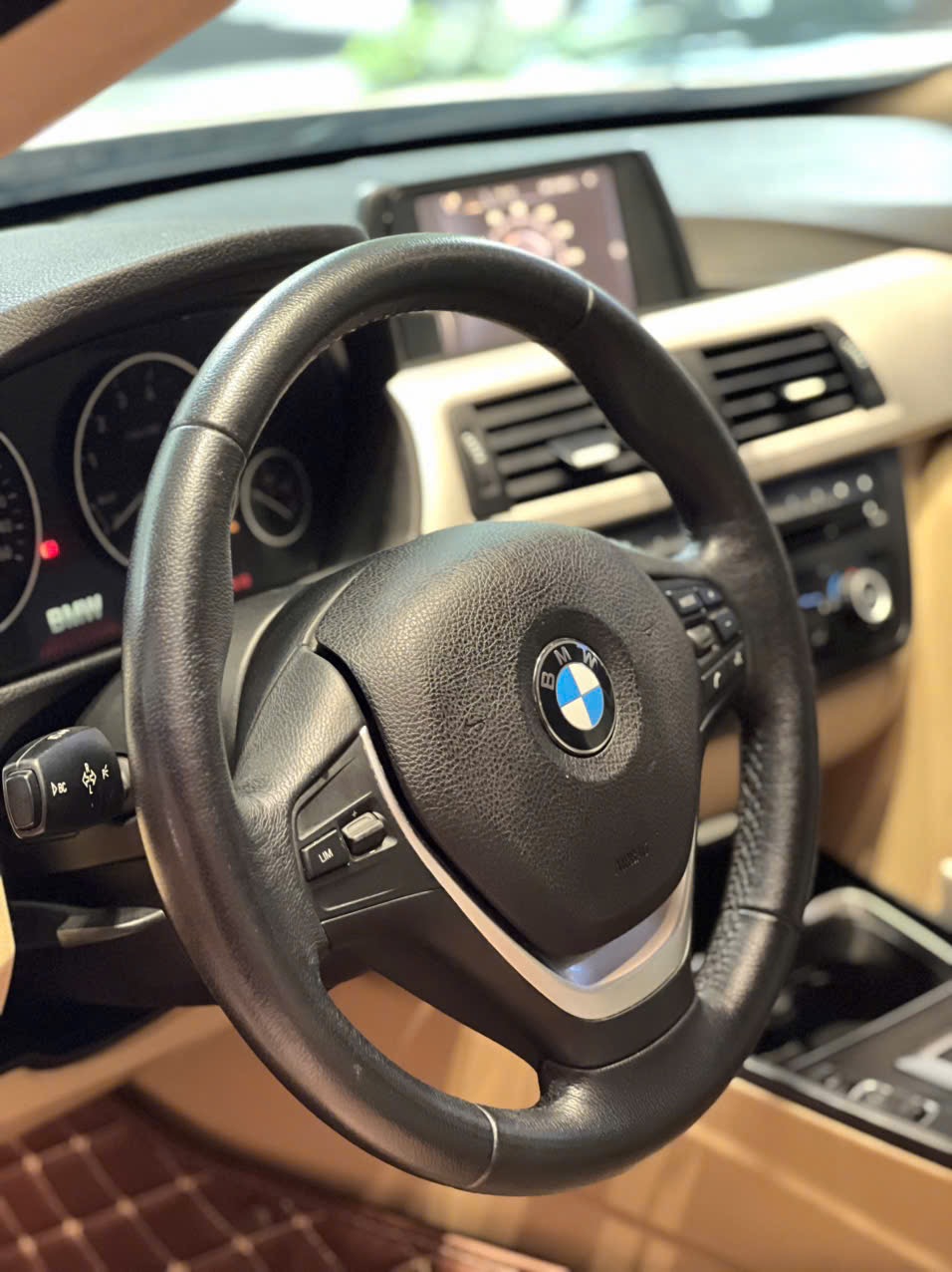 𝐁𝐌𝐖 𝟑𝟐𝟎𝐢 𝐆𝐓𝟐𝟎𝟏𝟒 (𝐓𝐫𝐚̆́𝐧𝐠 | 𝐍𝐨̣̂𝐢 𝐭𝐡𝐚̂́𝐭 𝐤𝐞𝐦)