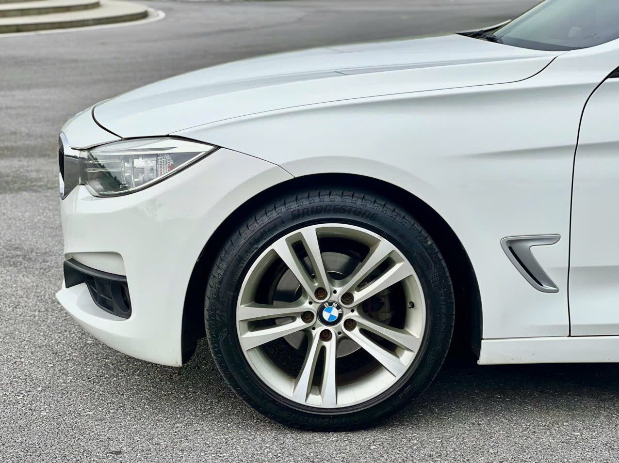 𝐁𝐌𝐖 𝟑𝟐𝟎𝐢 𝐆𝐓𝟐𝟎𝟏𝟒 (𝐓𝐫𝐚̆́𝐧𝐠 | 𝐍𝐨̣̂𝐢 𝐭𝐡𝐚̂́𝐭 𝐤𝐞𝐦)