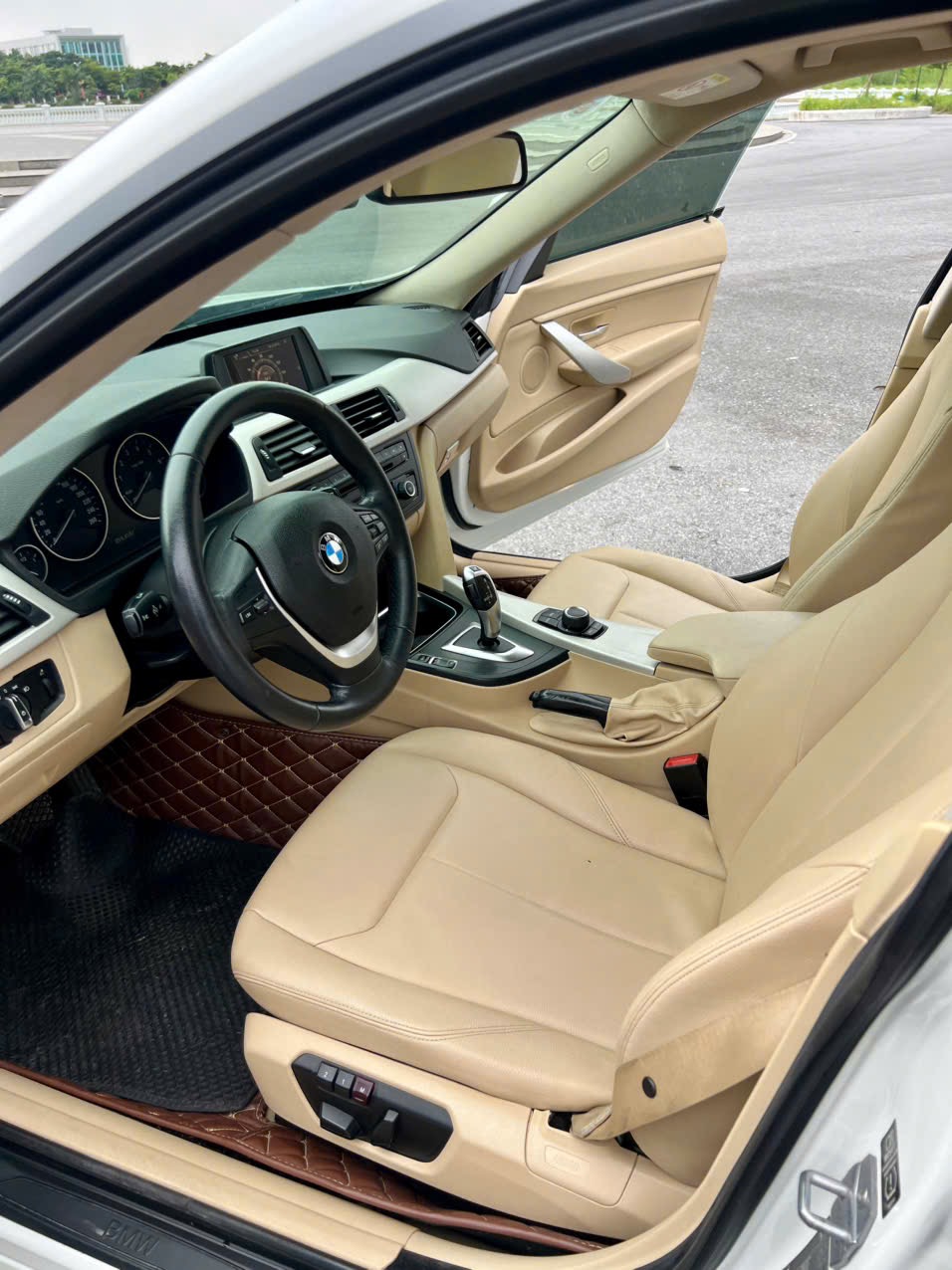 𝐁𝐌𝐖 𝟑𝟐𝟎𝐢 𝐆𝐓𝟐𝟎𝟏𝟒 (𝐓𝐫𝐚̆́𝐧𝐠 | 𝐍𝐨̣̂𝐢 𝐭𝐡𝐚̂́𝐭 𝐤𝐞𝐦)