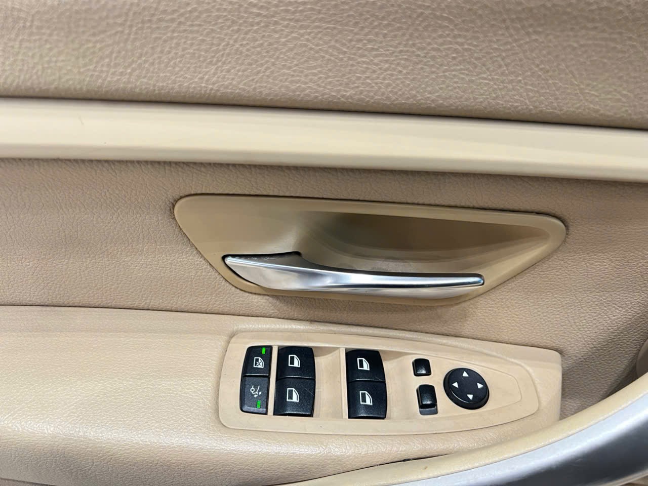 𝐁𝐌𝐖 𝟑𝟐𝟎𝐢 𝐆𝐓𝟐𝟎𝟏𝟒 (𝐓𝐫𝐚̆́𝐧𝐠 | 𝐍𝐨̣̂𝐢 𝐭𝐡𝐚̂́𝐭 𝐤𝐞𝐦)