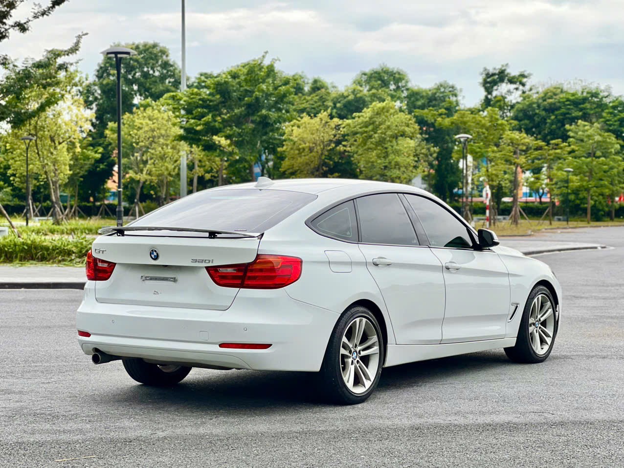 𝐁𝐌𝐖 𝟑𝟐𝟎𝐢 𝐆𝐓𝟐𝟎𝟏𝟒 (𝐓𝐫𝐚̆́𝐧𝐠 | 𝐍𝐨̣̂𝐢 𝐭𝐡𝐚̂́𝐭 𝐤𝐞𝐦)