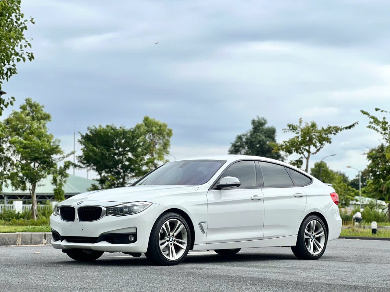 𝐁𝐌𝐖 𝟑𝟐𝟎𝐢 𝐆𝐓𝟐𝟎𝟏𝟒 (𝐓𝐫𝐚̆́𝐧𝐠 | 𝐍𝐨̣̂𝐢 𝐭𝐡𝐚̂́𝐭 𝐤𝐞𝐦)