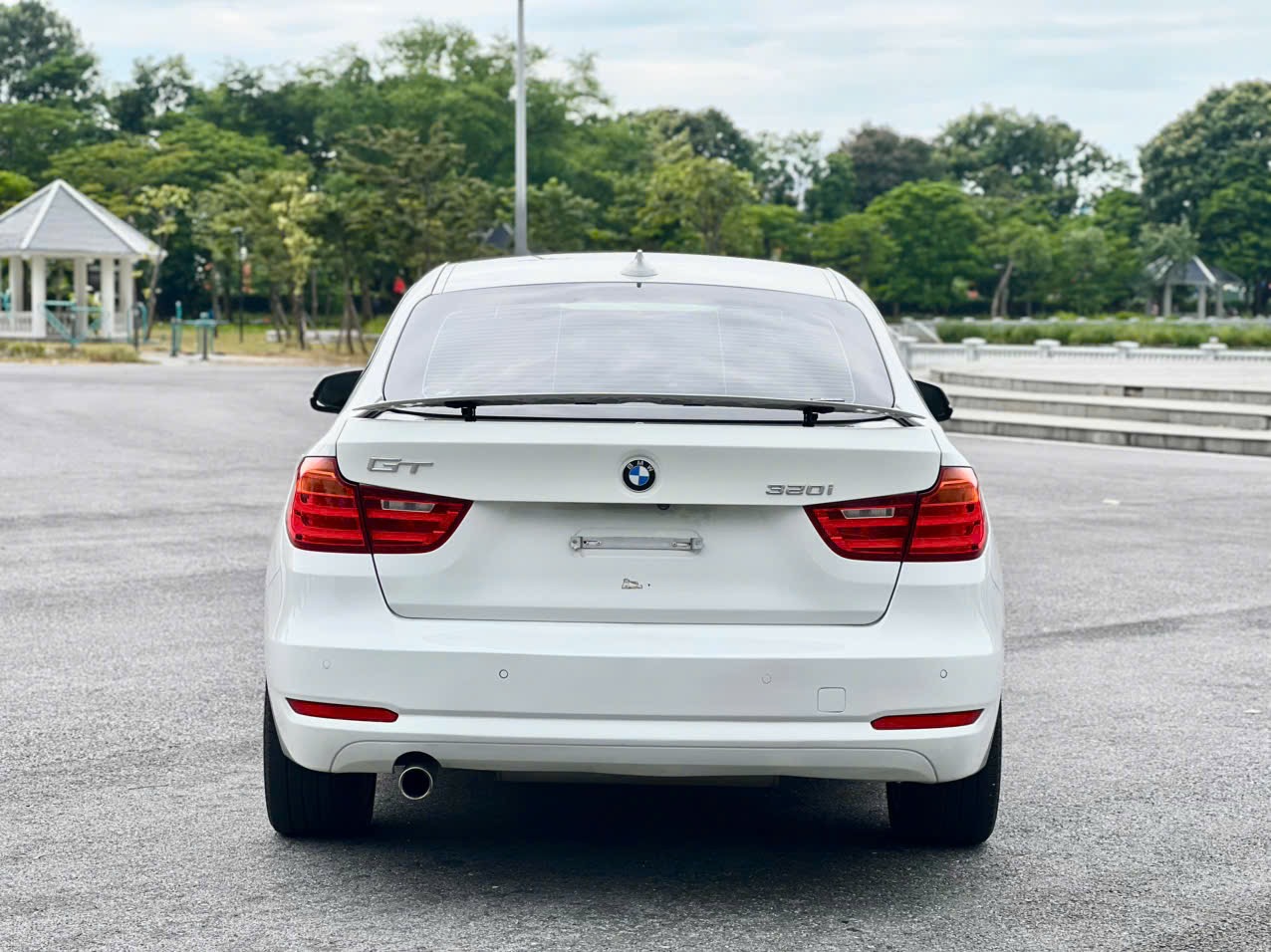 𝐁𝐌𝐖 𝟑𝟐𝟎𝐢 𝐆𝐓𝟐𝟎𝟏𝟒 (𝐓𝐫𝐚̆́𝐧𝐠 | 𝐍𝐨̣̂𝐢 𝐭𝐡𝐚̂́𝐭 𝐤𝐞𝐦)